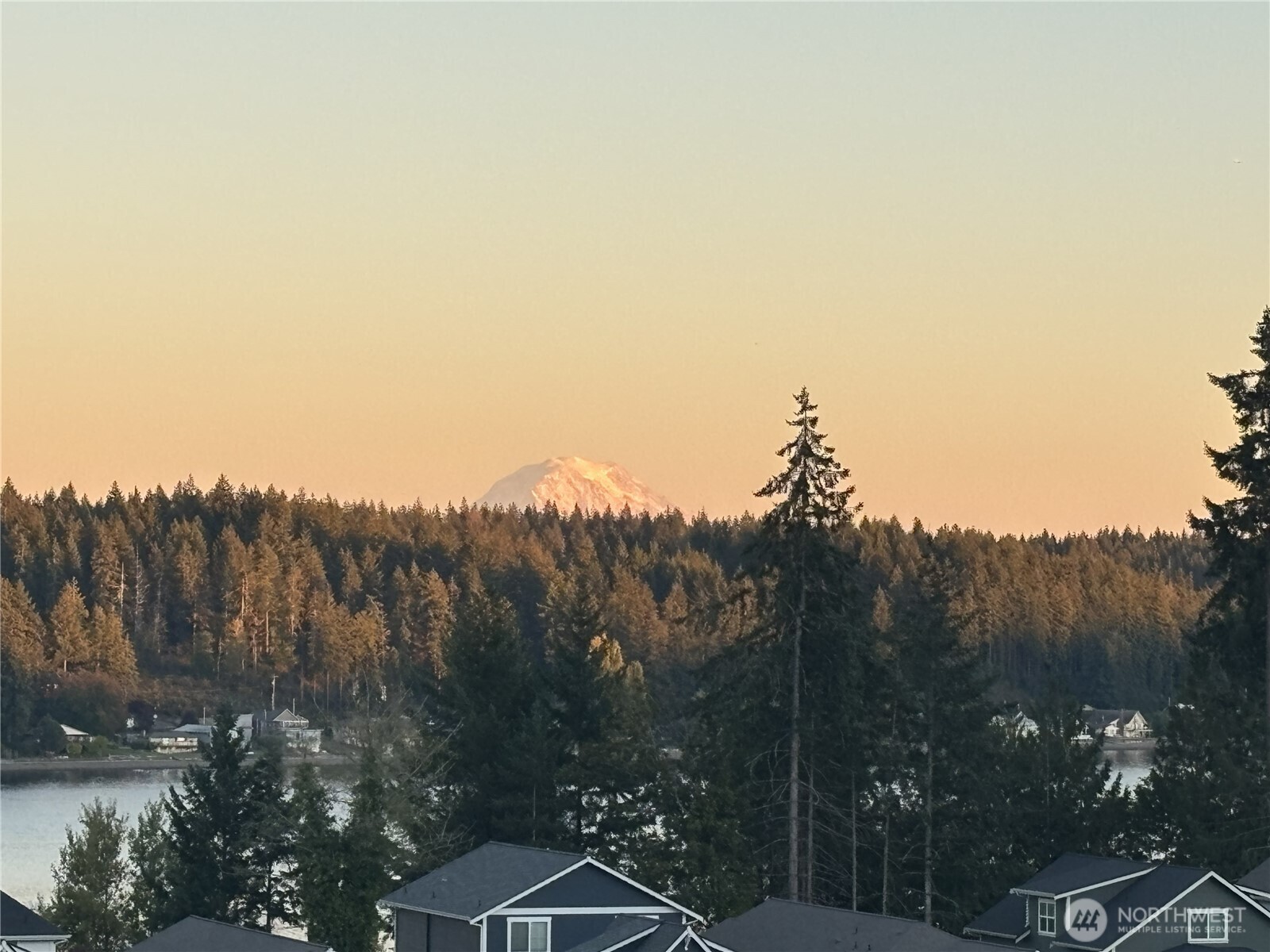 17 E Sellegren Road Allyn WA 98524