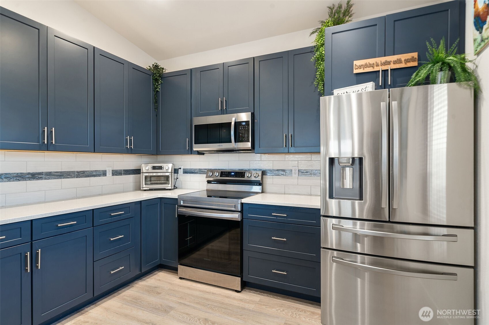 17 E Sellegren Road Allyn WA 98524