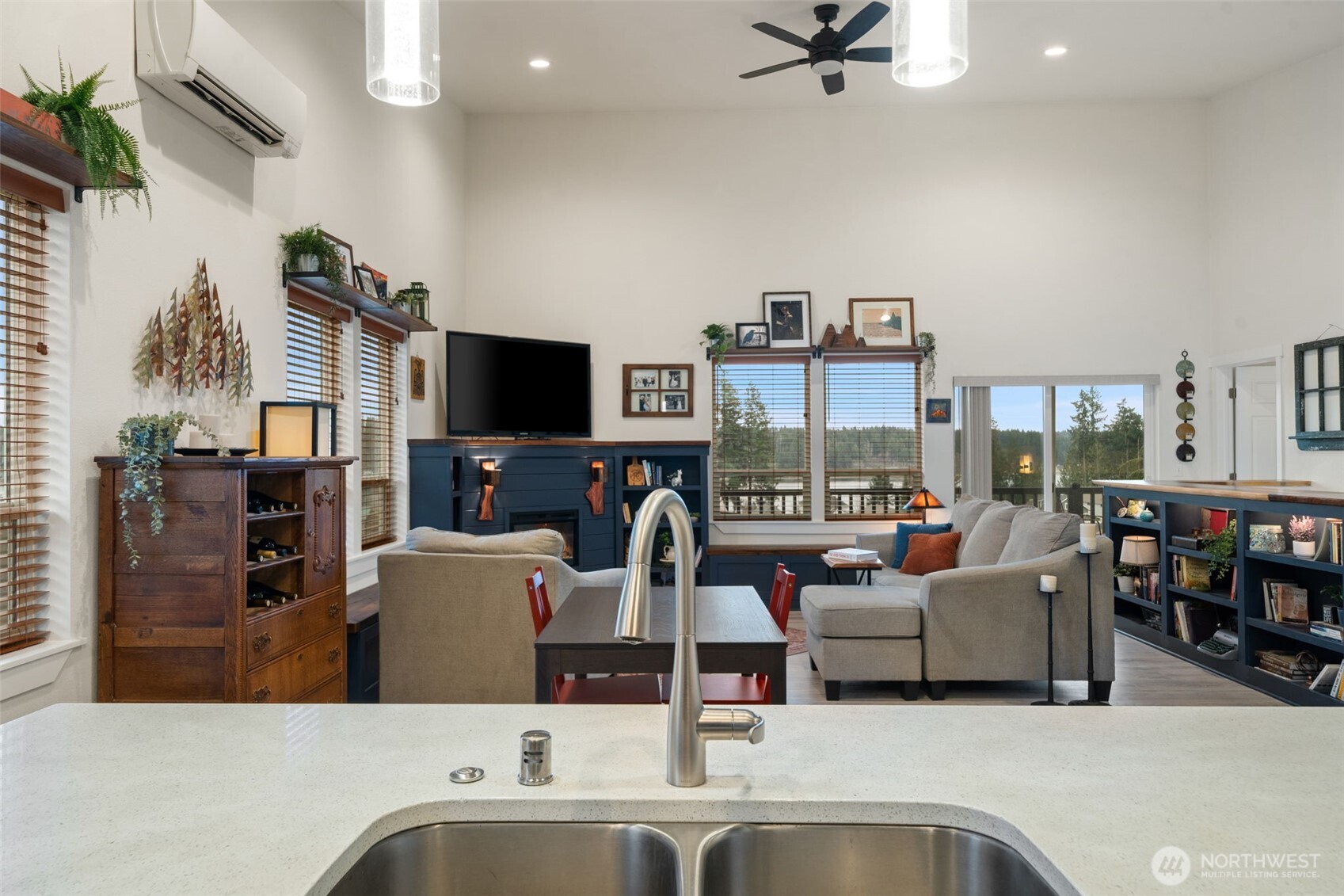17 E Sellegren Road Allyn WA 98524