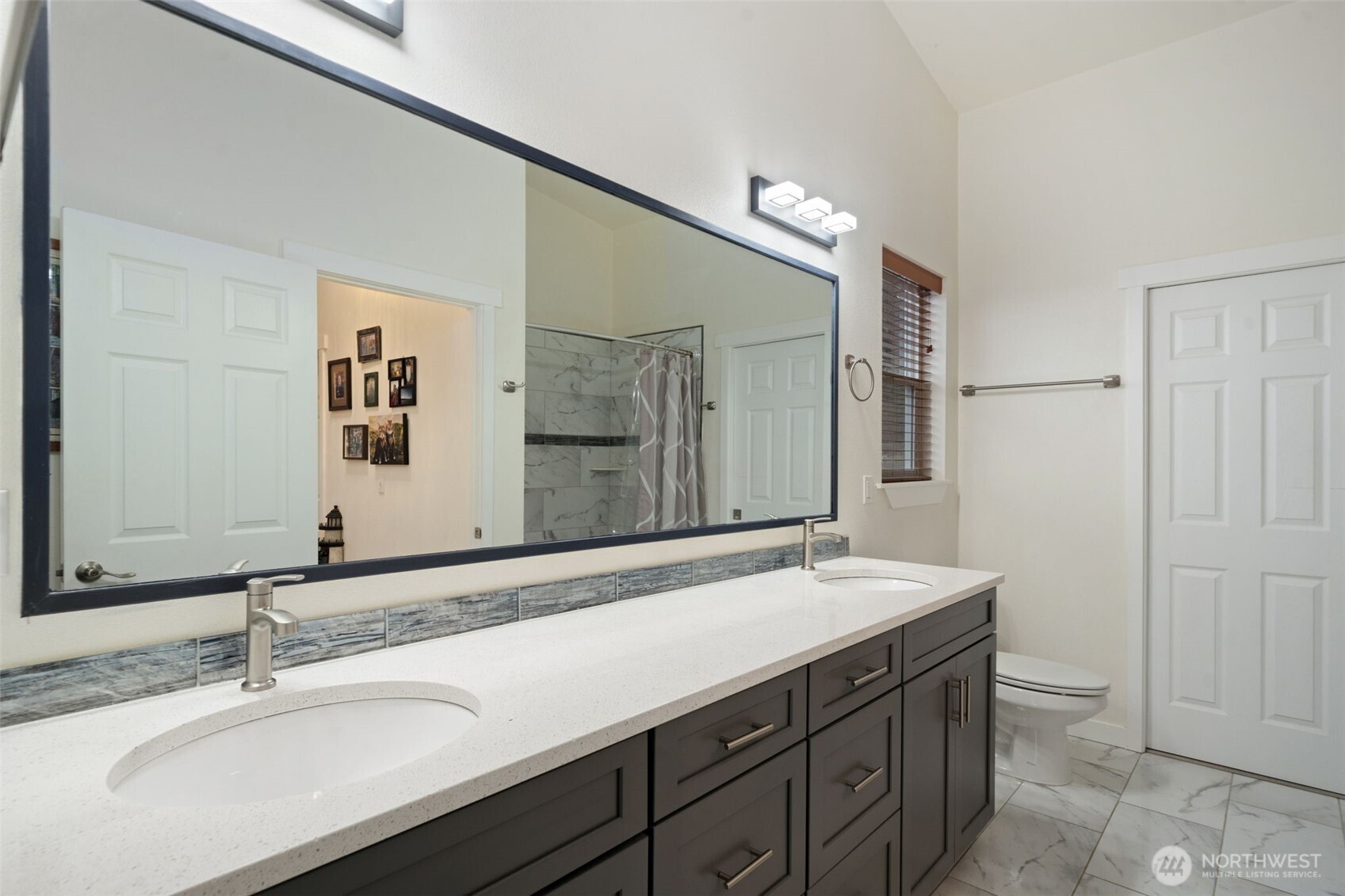 17 E Sellegren Road Allyn WA 98524