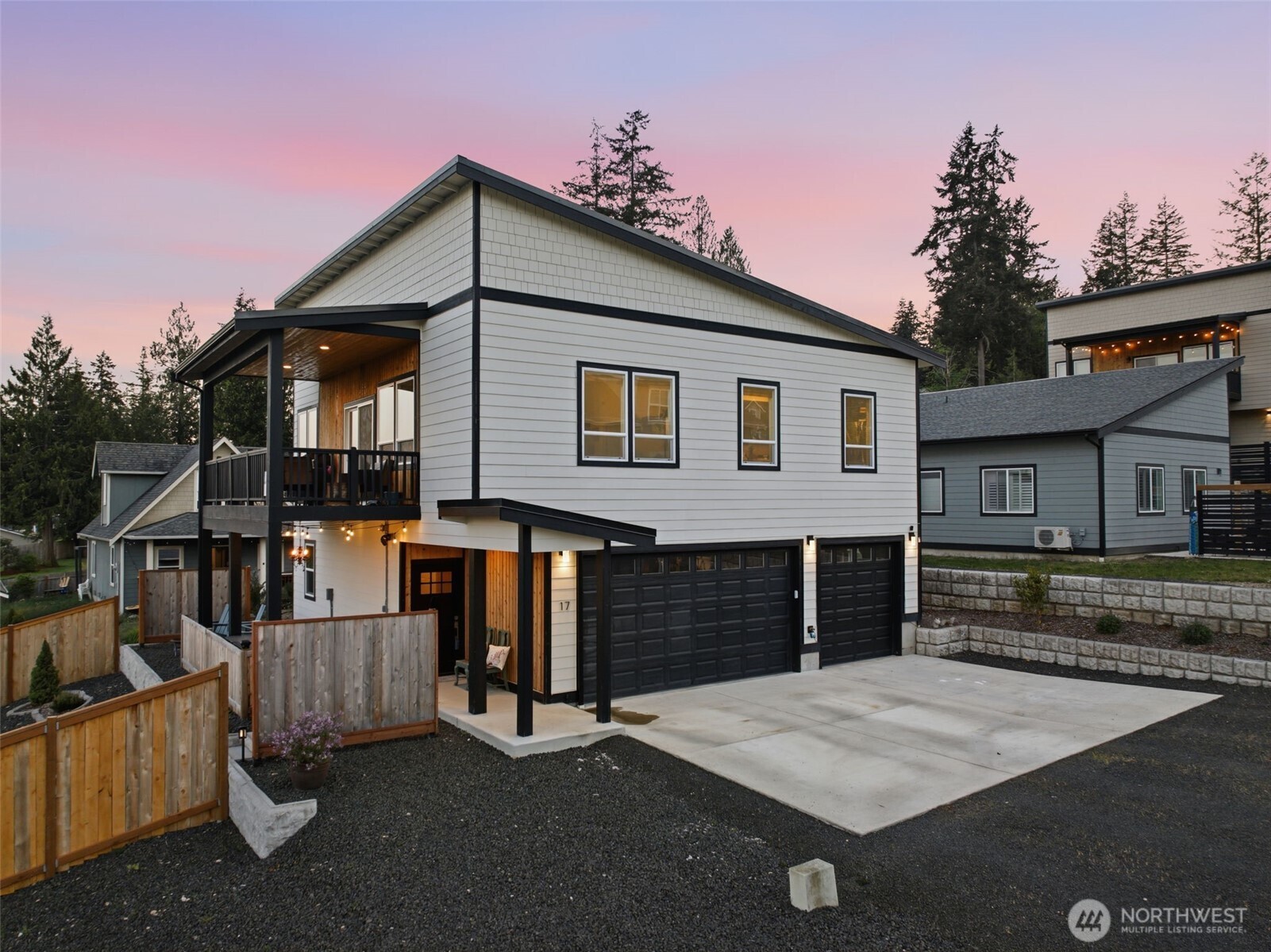 17 E Sellegren Road Allyn WA 98524