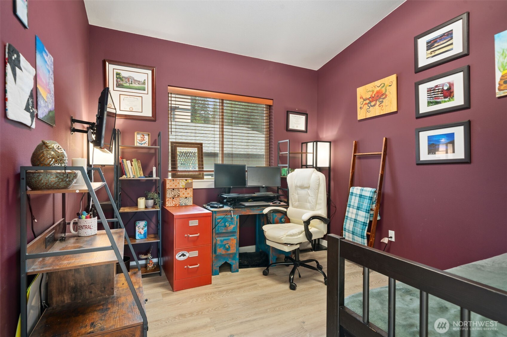 17 E Sellegren Road Allyn WA 98524