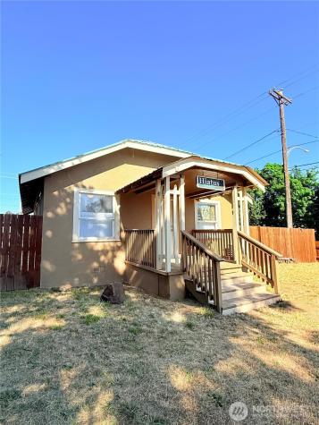 402 S Main Street Omak WA 98841