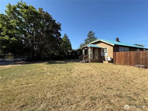 402 S Main Street Omak WA 98841