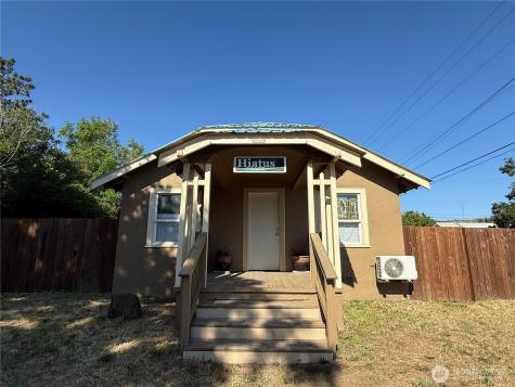 402 S Main Street Omak WA 98841