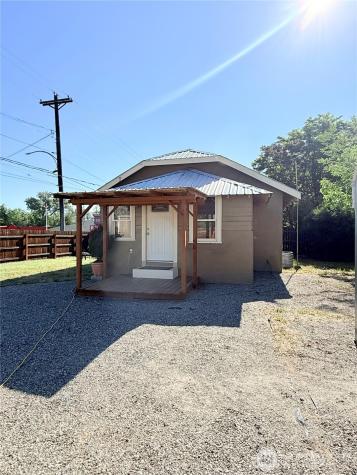 402 S Main Street Omak WA 98841