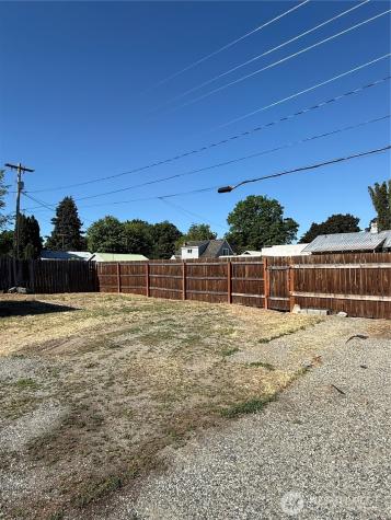 402 S Main Street Omak WA 98841