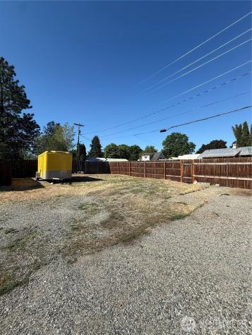 402 S Main Street Omak WA 98841