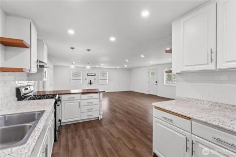 2229 SW 330th Street Federal Way WA 98023