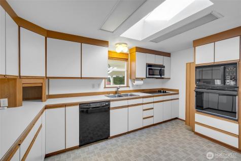 23916 7th Place W Bothell WA 98021