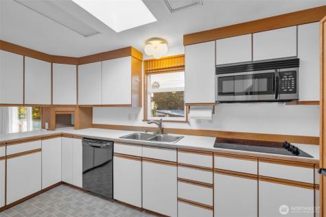 23916 7th Place W Bothell WA 98021