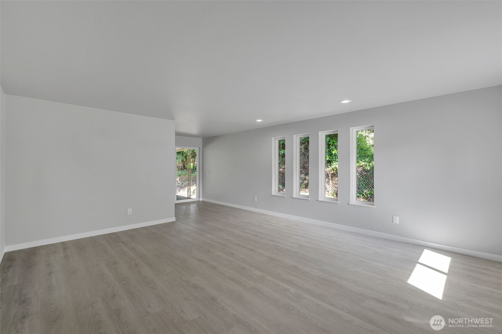 12833 9th Avenue SW Burien WA 98146