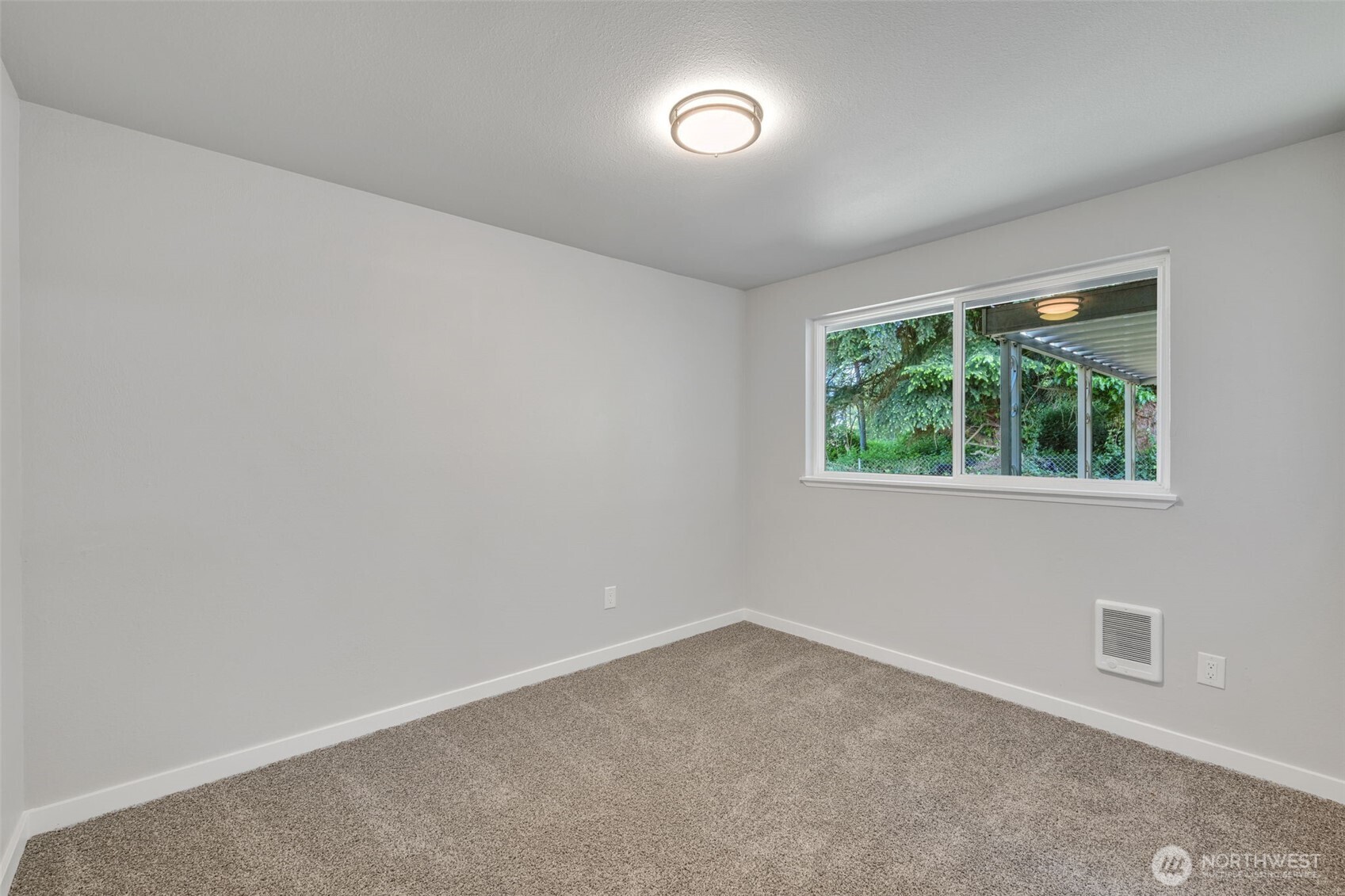 12833 9th Avenue SW Burien WA 98146