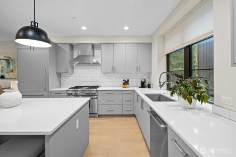 11223 NE 13th Lane Bellevue WA 98004