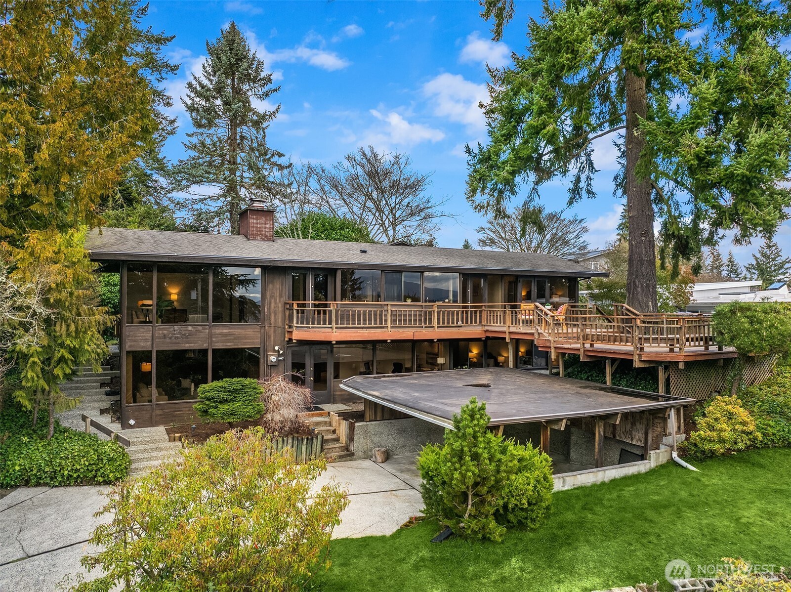 17814 NE 8th Place Bellevue WA 98008