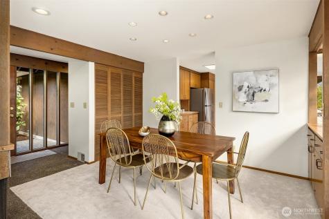 17814 NE 8th Place Bellevue WA 98008