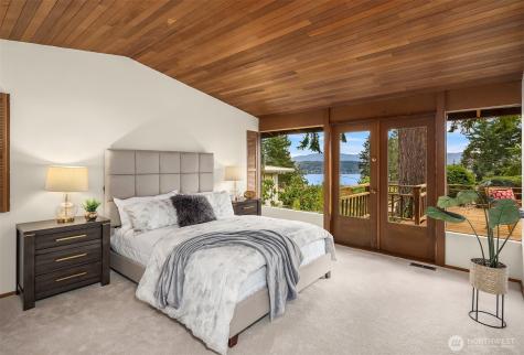 17814 NE 8th Place Bellevue WA 98008