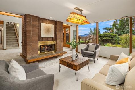 17814 NE 8th Place Bellevue WA 98008