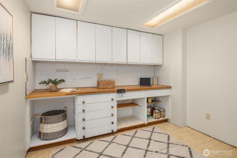 17814 NE 8th Place Bellevue WA 98008