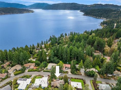 17814 NE 8th Place Bellevue WA 98008