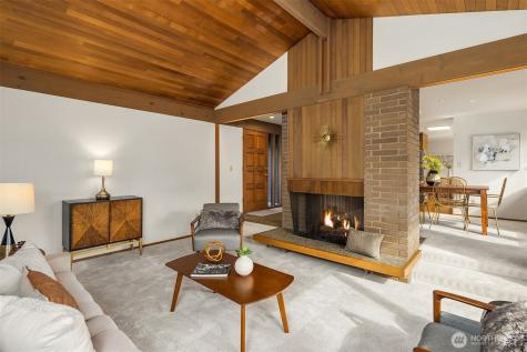 17814 NE 8th Place Bellevue WA 98008