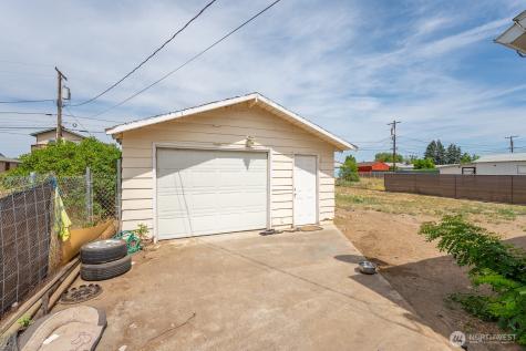 140 W Northshore Drive Moses Lake WA 98837