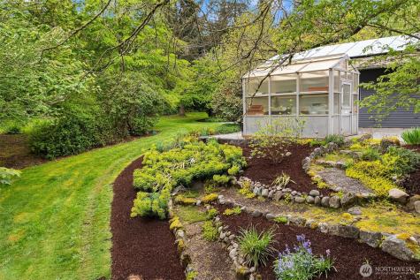 8425 SW 216th Street Vashon WA 98070