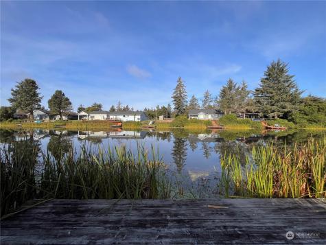 195 Canal Ocean Shores WA 98569