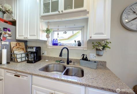 319 10th St NE Long Beach WA 98631