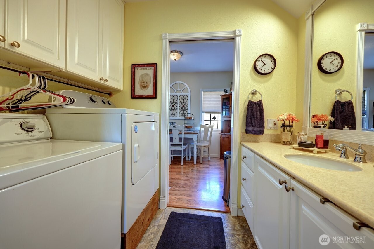 319 10th St NE Long Beach WA 98631
