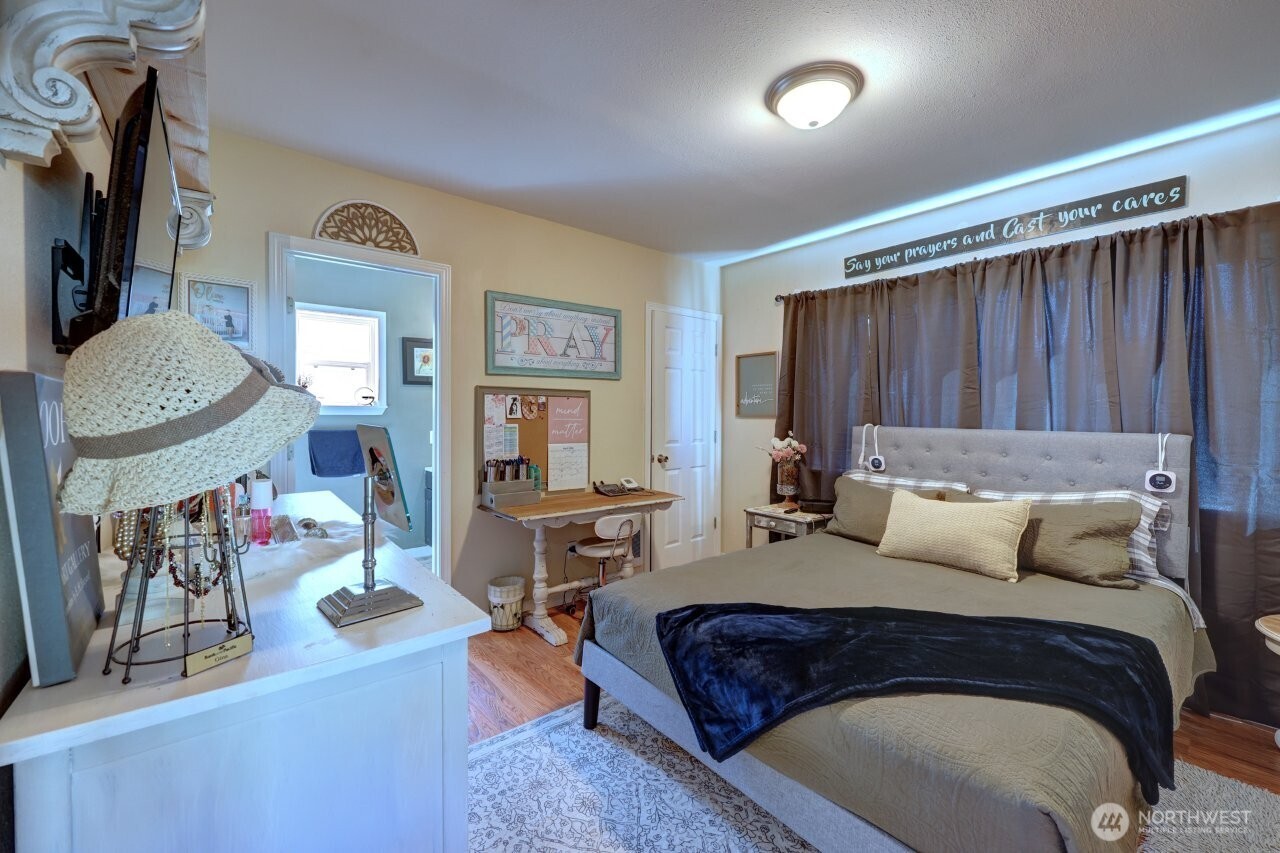 319 10th St NE Long Beach WA 98631