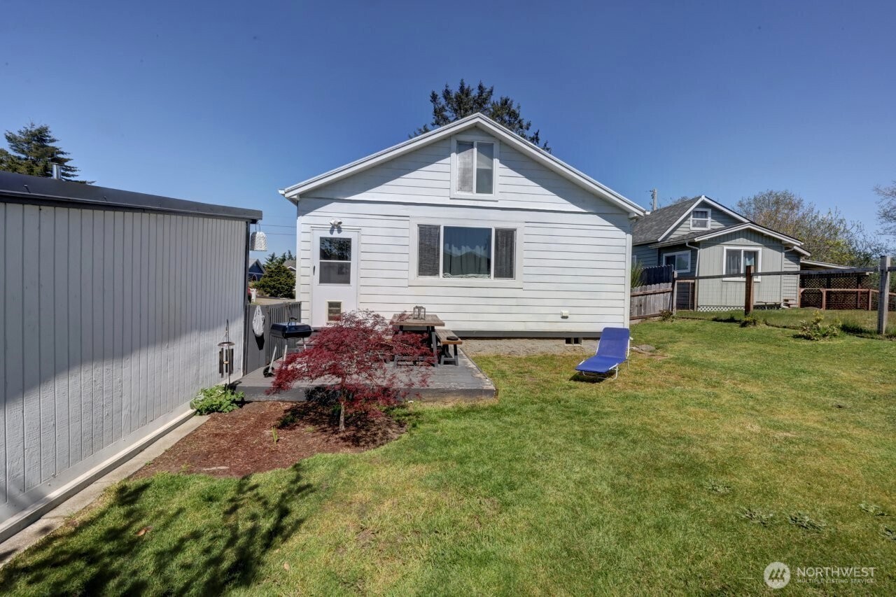 319 10th St NE Long Beach WA 98631