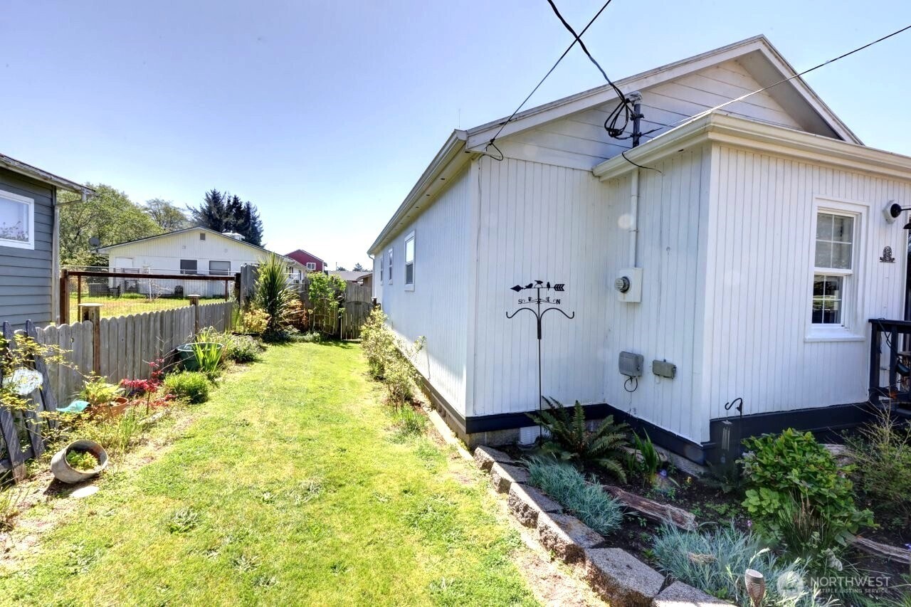 319 10th St NE Long Beach WA 98631