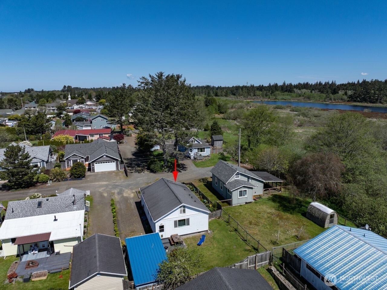 319 10th St NE Long Beach WA 98631