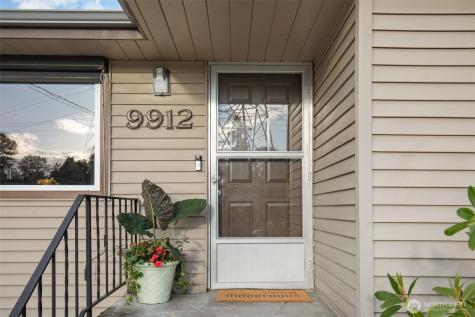 9912 51st Avenue S Seattle WA 98118