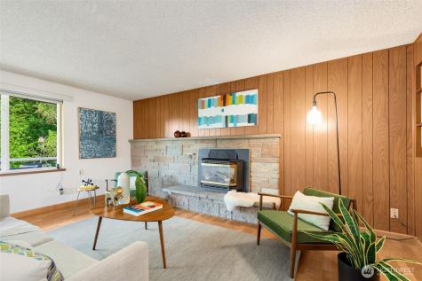 9912 51st Avenue S Seattle WA 98118