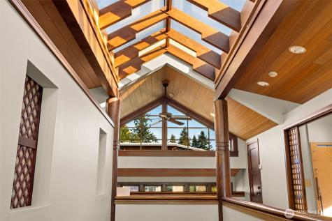 1121 Irene Place NE Bainbridge Island WA 98110