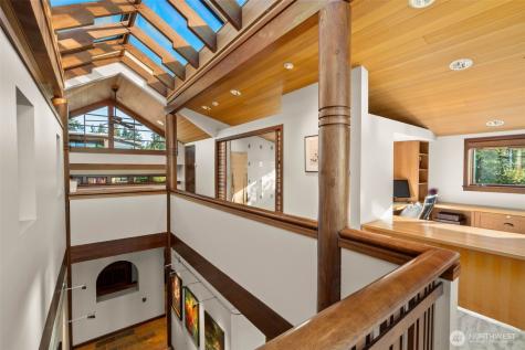 1121 Irene Place NE Bainbridge Island WA 98110