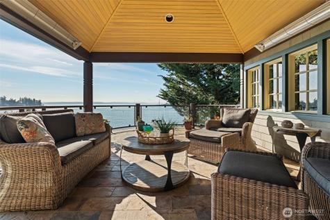 1121 Irene Place NE Bainbridge Island WA 98110