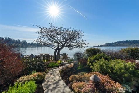1121 Irene Place NE Bainbridge Island WA 98110
