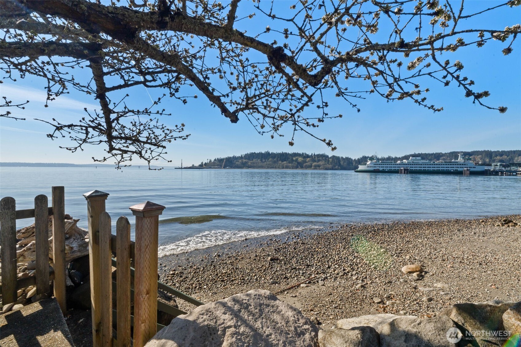 1121 Irene Place NE Bainbridge Island WA 98110