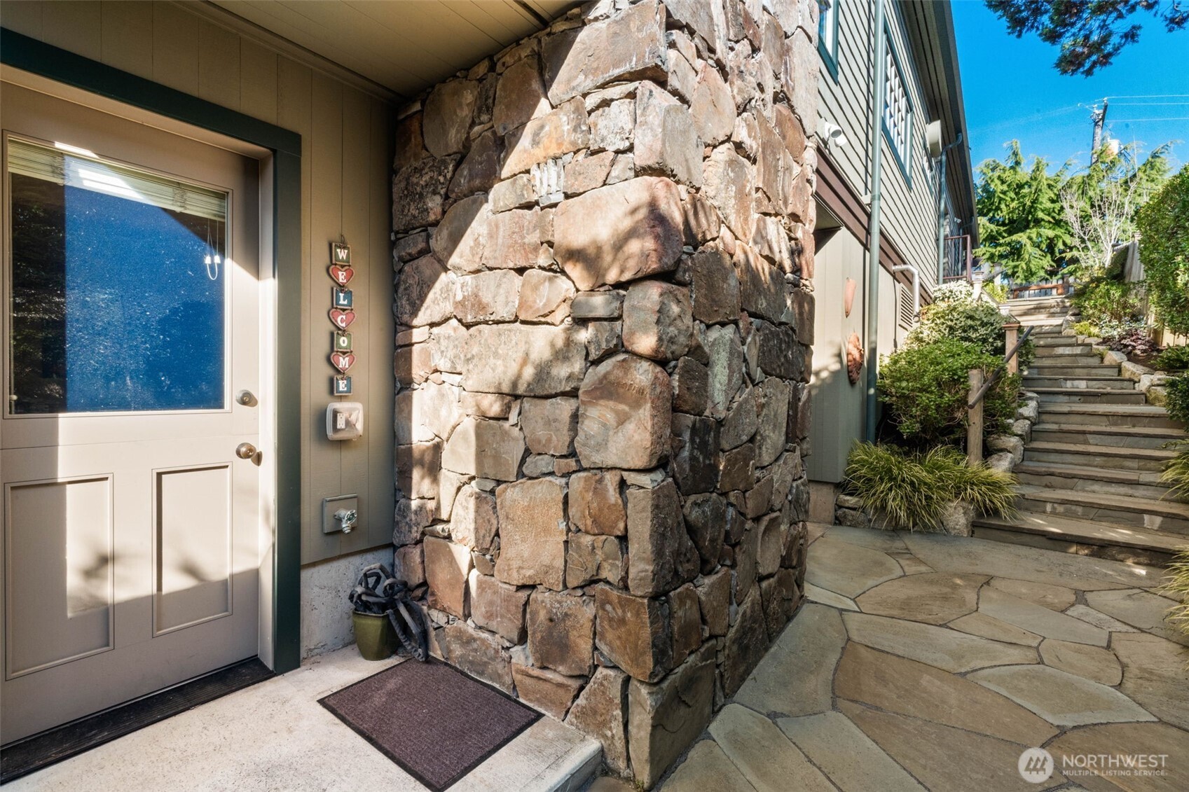 1121 Irene Place NE Bainbridge Island WA 98110