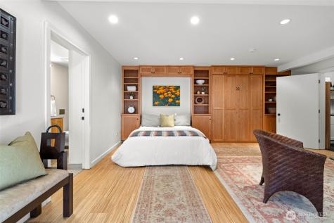 1121 Irene Place NE Bainbridge Island WA 98110