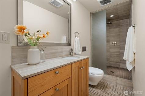 1121 Irene Place NE Bainbridge Island WA 98110