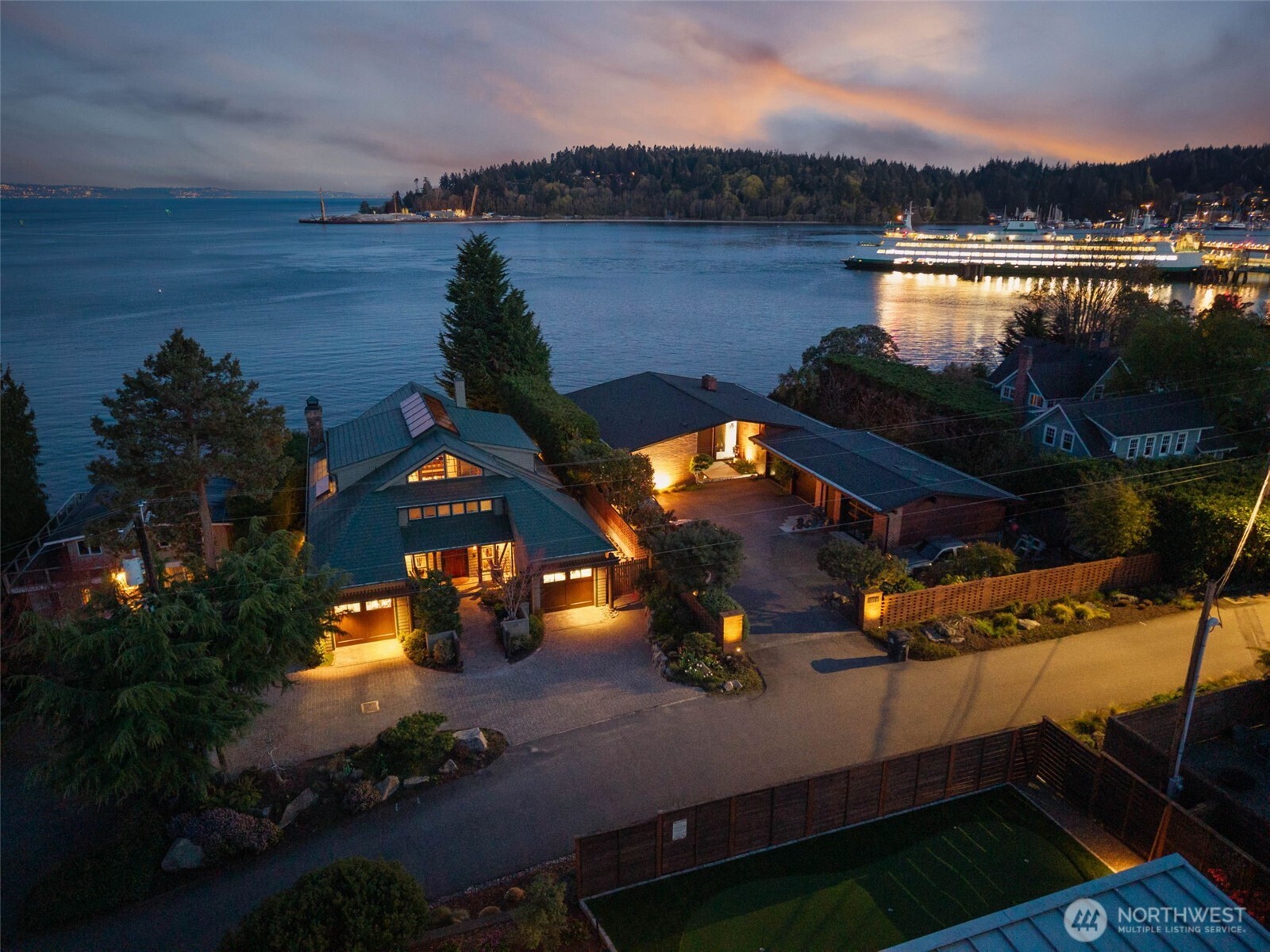 1121 Irene Place NE Bainbridge Island WA 98110