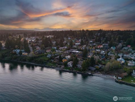 1121 Irene Place NE Bainbridge Island WA 98110