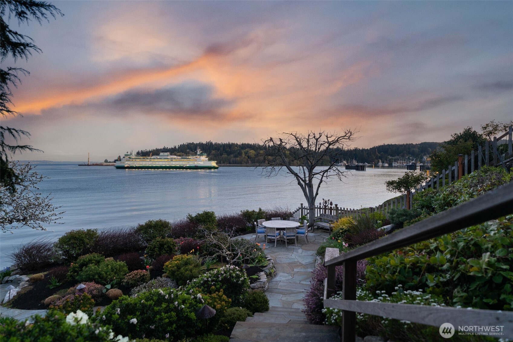 1121 Irene Place NE Bainbridge Island WA 98110