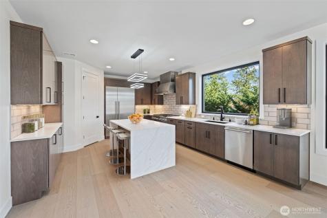 16050 SE 44th Court Bellevue WA 98006