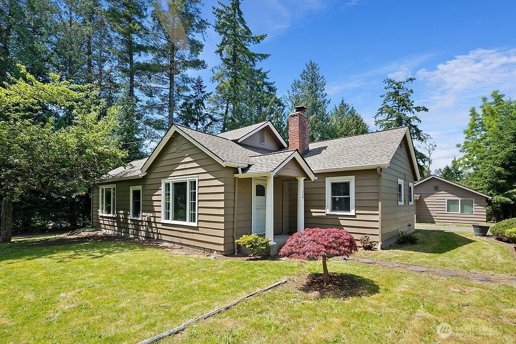 1564 Serpentine Place Shoreline WA 98155