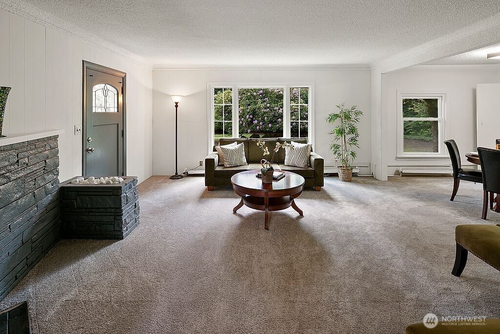 1564 Serpentine Place Shoreline WA 98155